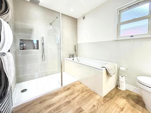 DE VERE LANE- click for photo gallery